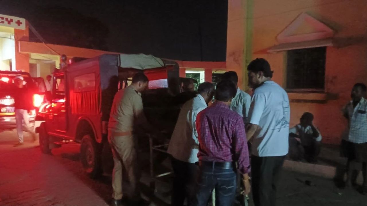 दोस्त को छोड़ने जा रहा था साथी और रास्ते में मौत ने थाम लिया दामन, बदायूं में तेज रफ्तार डम्फर ने दोनों रौंदा