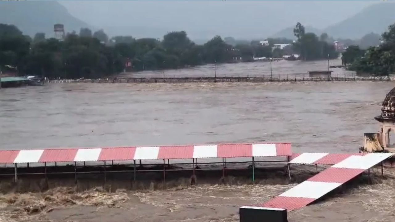 Chitrakoot Flood: पुल बहा, फिर भी Google Maps दिखा रहा रास्ता; मंदाकिनी की बाढ़ से बढ़ी परेशानी