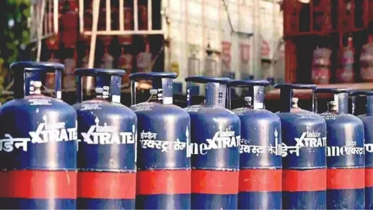 LPG Cylinder Price Hike: कमर्शियल गैस सिलेंडर हुआ महंगा, 19 किलोग्राम की कमर्शियल गैस कितनी महंगी?