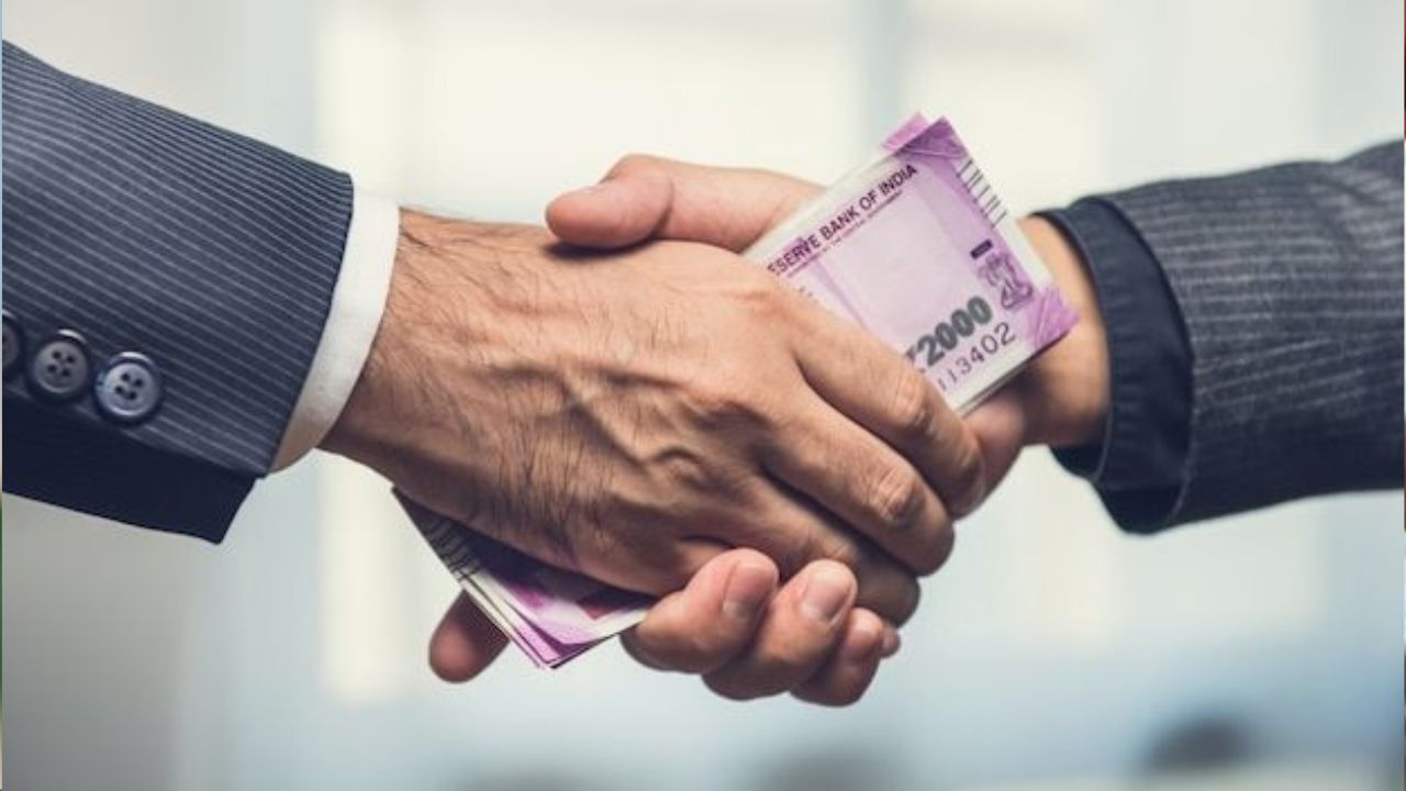 दिल्ली MCD में रिश्वत का खेल! 15 लाख की डील से पेंशन के 10 हजार तक, दो मामलों ने चौंकाया