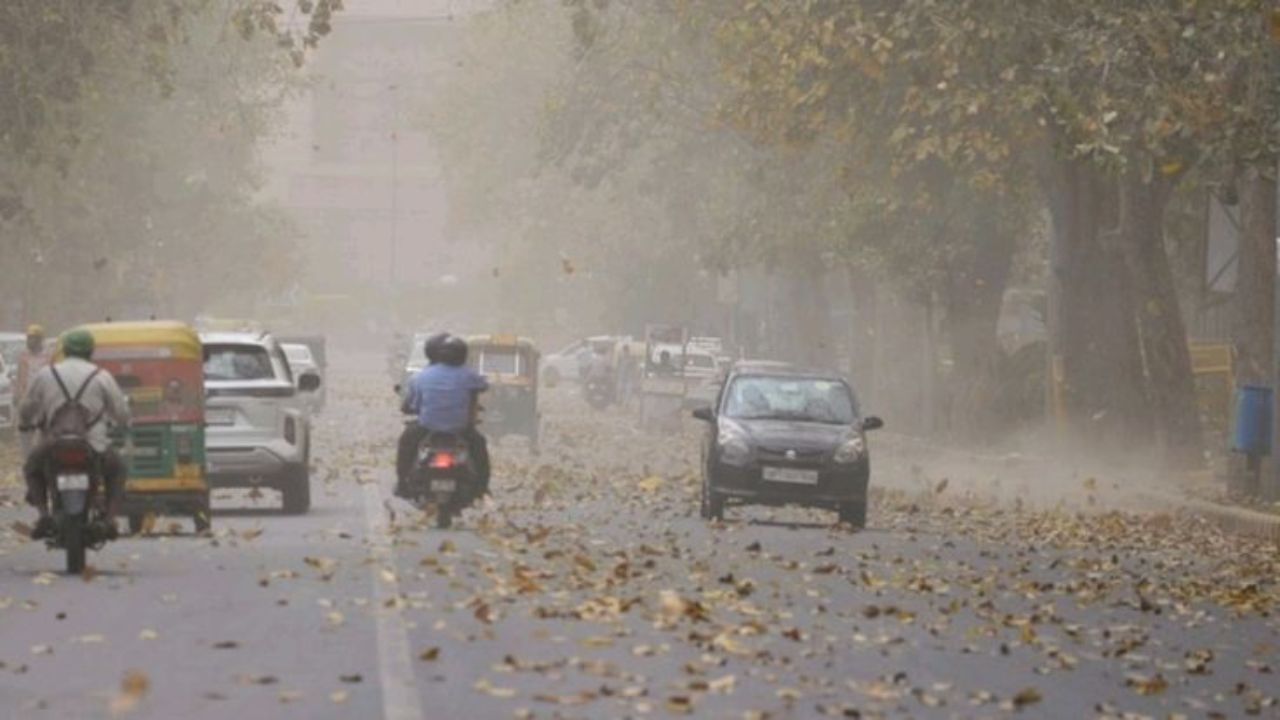 Weather Alert Today: दिल्ली से यूपी-बिहार तक बारिश का अलर्ट, कई राज्यों में तेज हवाओं की चेतावनी