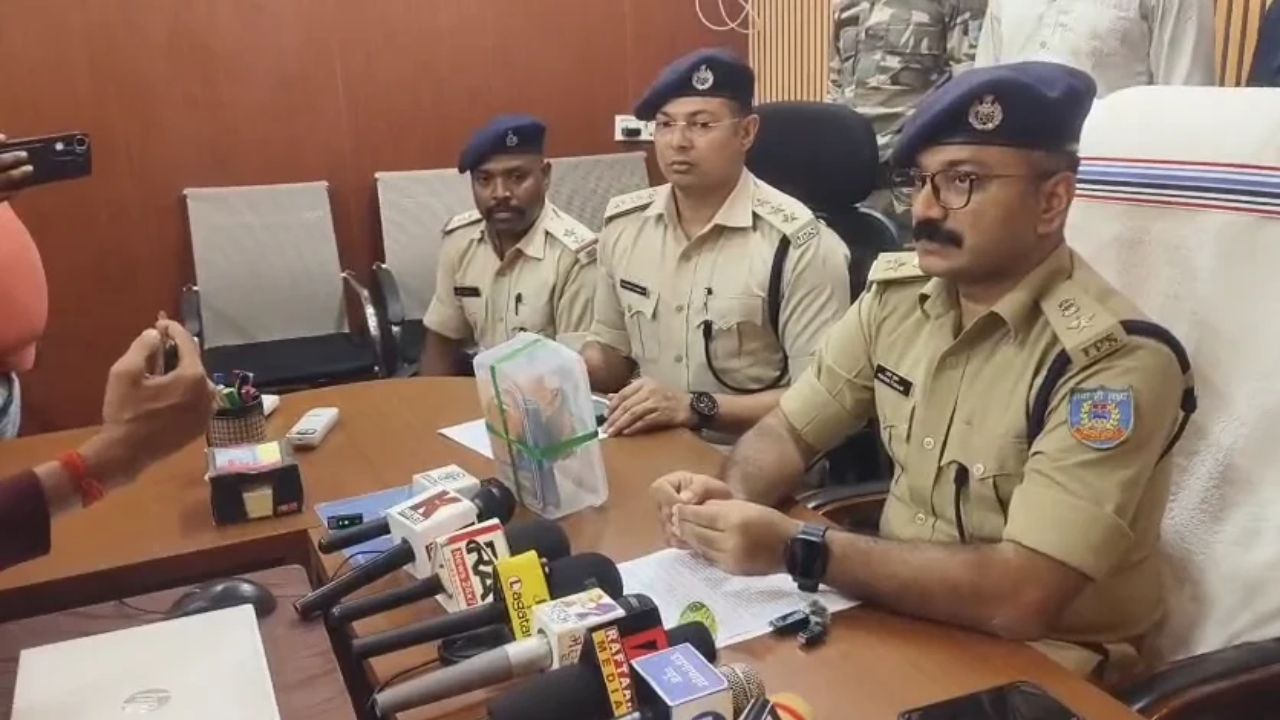 देवघर में रंगदारी का बढ़ता खौफ: 19 दिन में चार कांड, CCTV-DVR और पिस्टल से खुला पूरा राज