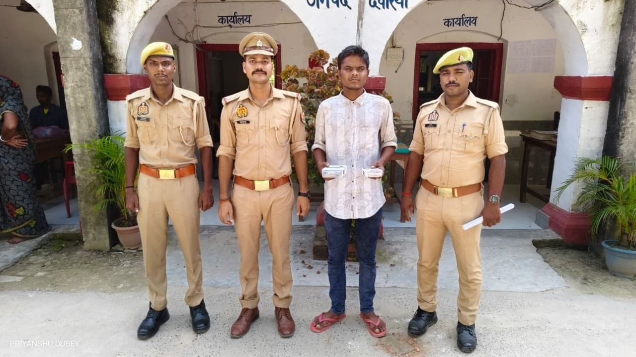 चोरी का Samsung Galaxy A17 और नकदी बरामद, 21 साल का युवक गिरफ्तार; पुलिस ने बढ़ाई धारा
