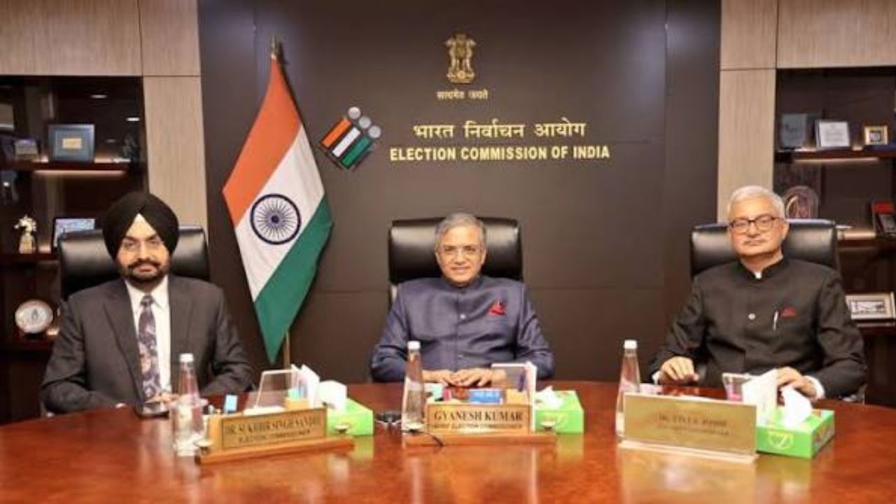 97 वोटर, 700 नहीं, गोवा से लेकर दिल्ली-महाराष्ट्र तक; चुनाव आयोग ने वोटर लिस्ट पर क्या बताया?