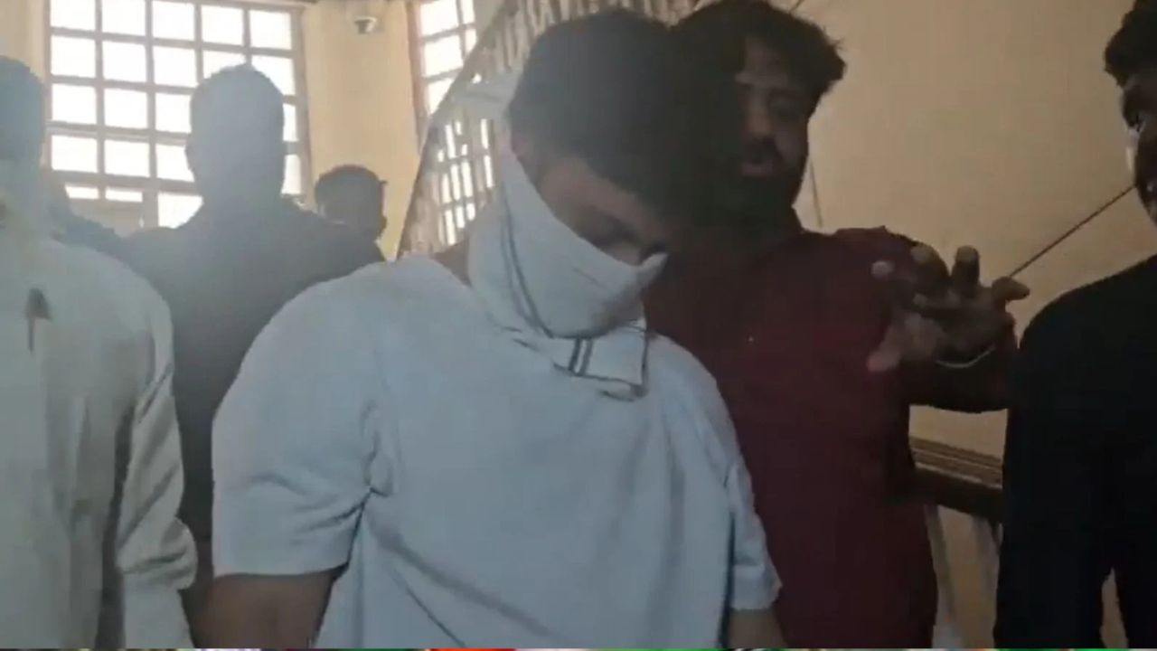 फर्जी PMO केस: रोहन पारिख को 11 सितंबर तक पुलिस कस्टडी, जांच में जुटी एजेंसियां