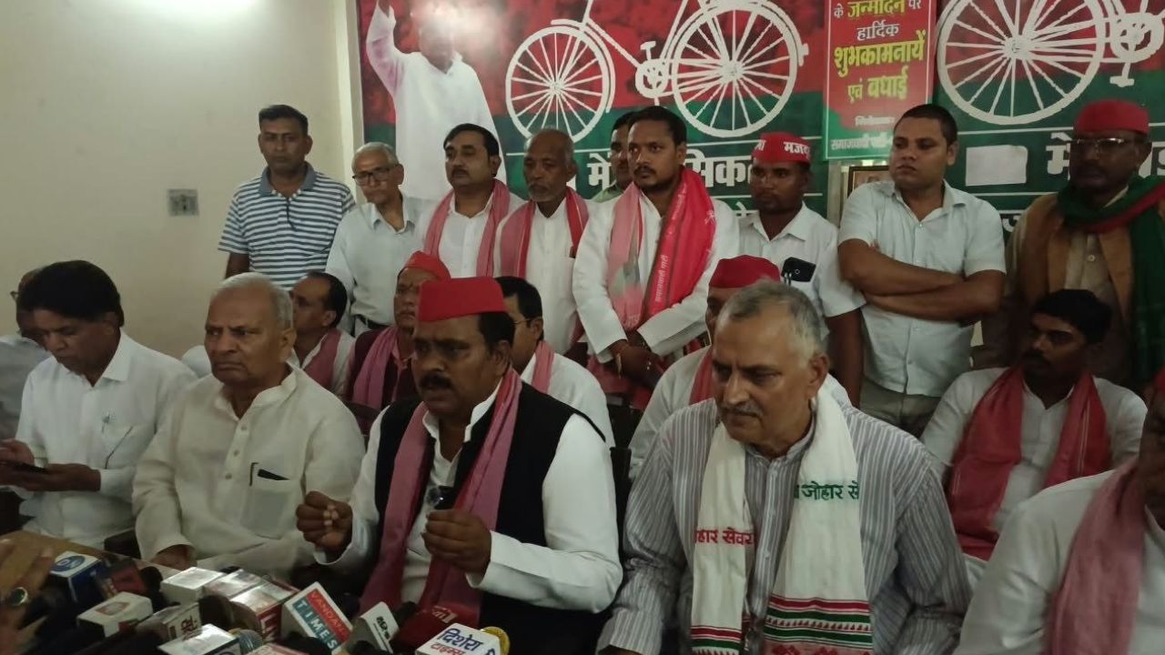 फतेहपुर में सपा नेता राजपाल कश्यप का भाजपा पर हमला, बोले- कश्यप-निषाद समाज इस बार PDA के साथ