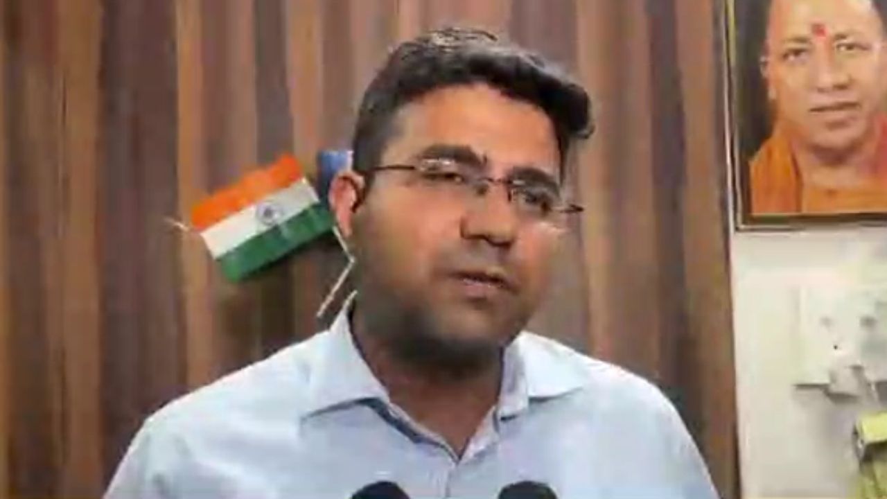 गोरखपुर में वकीलों की मौत पर एक्शन: गोरखपुर हादसे में जेई-ठेकेदार समेत कई जिम्मेदारों पर मुकदमा, जांच शुरू
