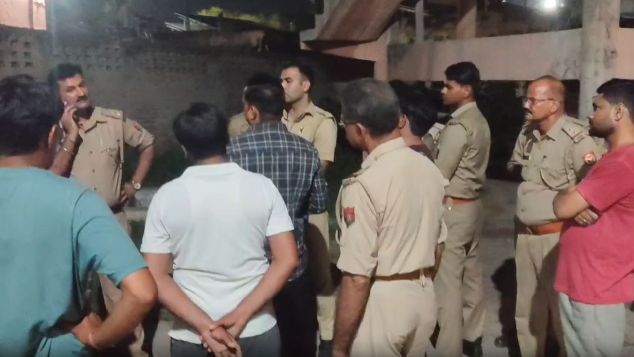 गाय दफनाकर लौट रही JCB ने 11 साल की बच्ची को कुचला; मौके पर मौत, चालक फरार