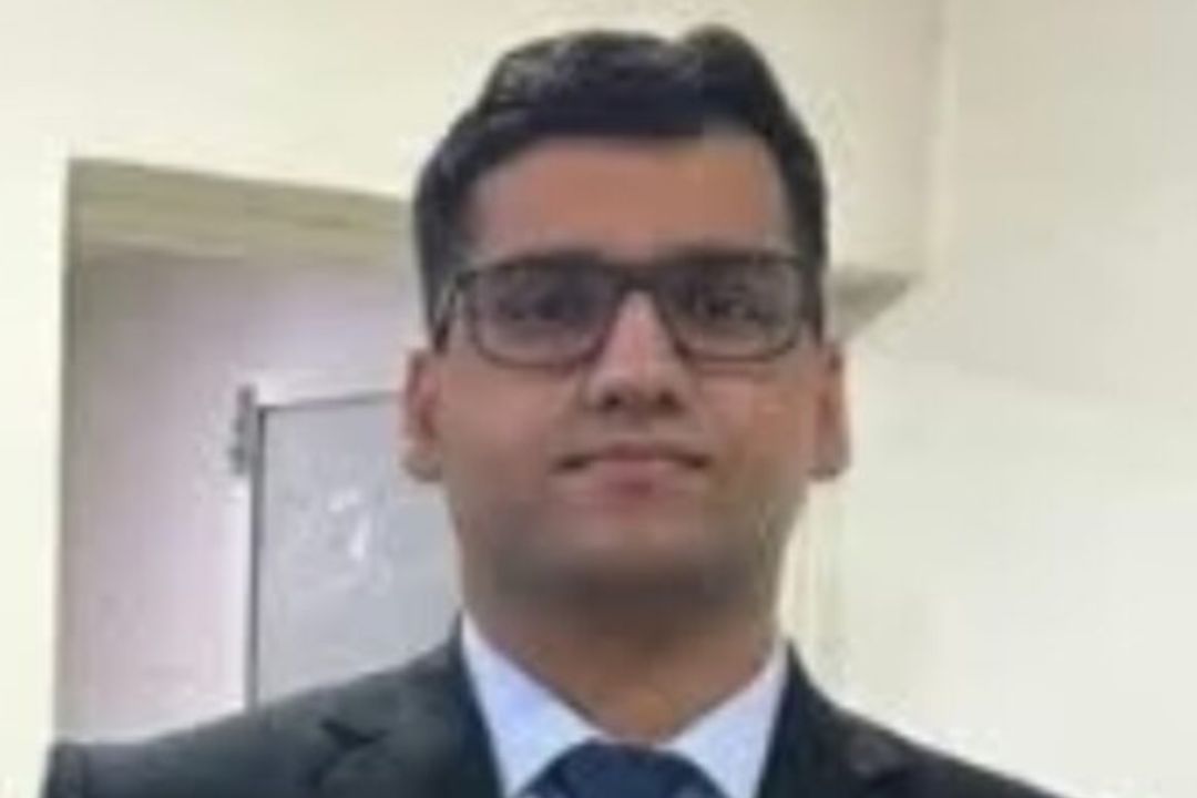 गोरखपुर को मिला नया IAS अफसर: कुणाल रस्तोगी ने संभाली ये बड़ी कमान, जमीन विवाद से लंबित मामलों तक पर रहेगी नजर
