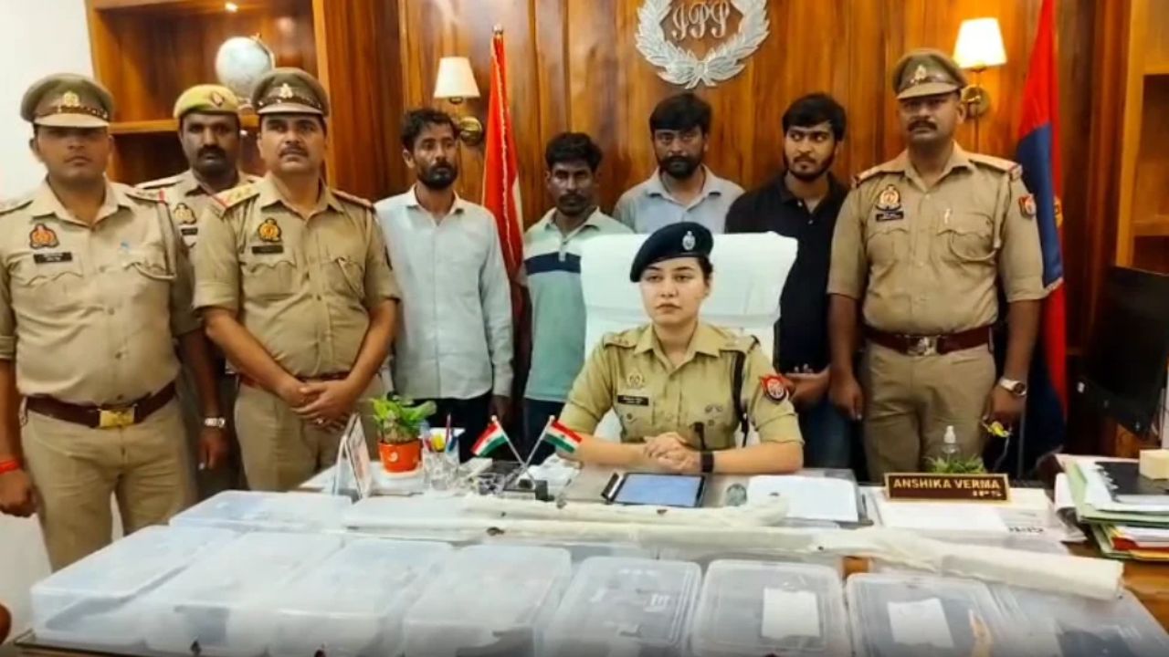 इंस्टाग्राम पर डील और जिले-जिले में सप्लाई! आंवला पुलिस ने घेराबंदी कर पकड़ा बड़ा सिंडिकेट, भारी मात्रा में तमंचे बरामद