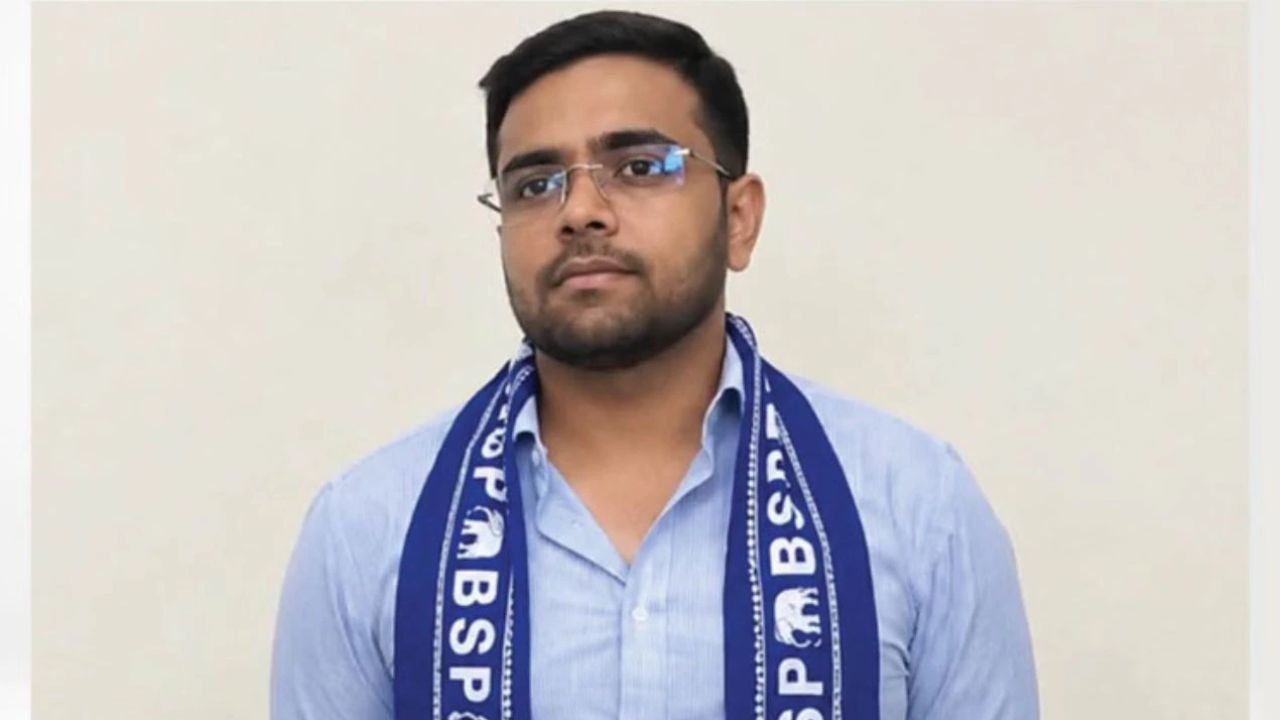आकाश के बाद अब ईशान आनंद की एंट्री! मायावती ने दी बड़ी जिम्मेदारी, BSP की लखनऊ बैठक में पहुंचे भतीजे