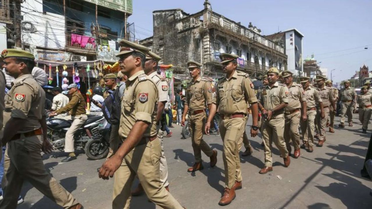 कानपुर देहात में पुलिस टीम पर हमला, नोटिस देने गई कल्यानपुर पुलिस के साथ धक्कामुक्की और मारपीट