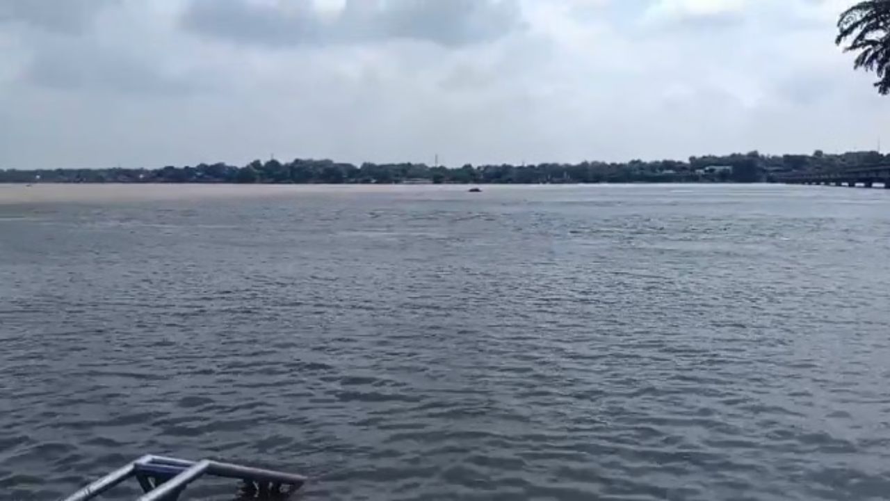Kanpur News: बाढ़ का पानी उतरा तो कटरी में बढ़ी नई मुसीबत! जमा पानी और गंदगी से बीमारी का डर