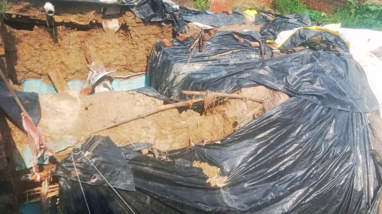 कानपुर में लगातार बारिश से गिरा कच्चा मकान, छप्पर के नीचे सो रहे एक ही परिवार के 8 लोग मलबे में दबे