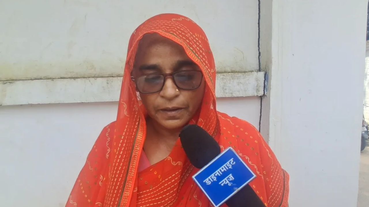 दरवाजे पर चढ़कर मारपीट और आईसीयू में भर्ती बेटा, देवरिया में आरोपियों की धमकियों से दहशत में परिवार