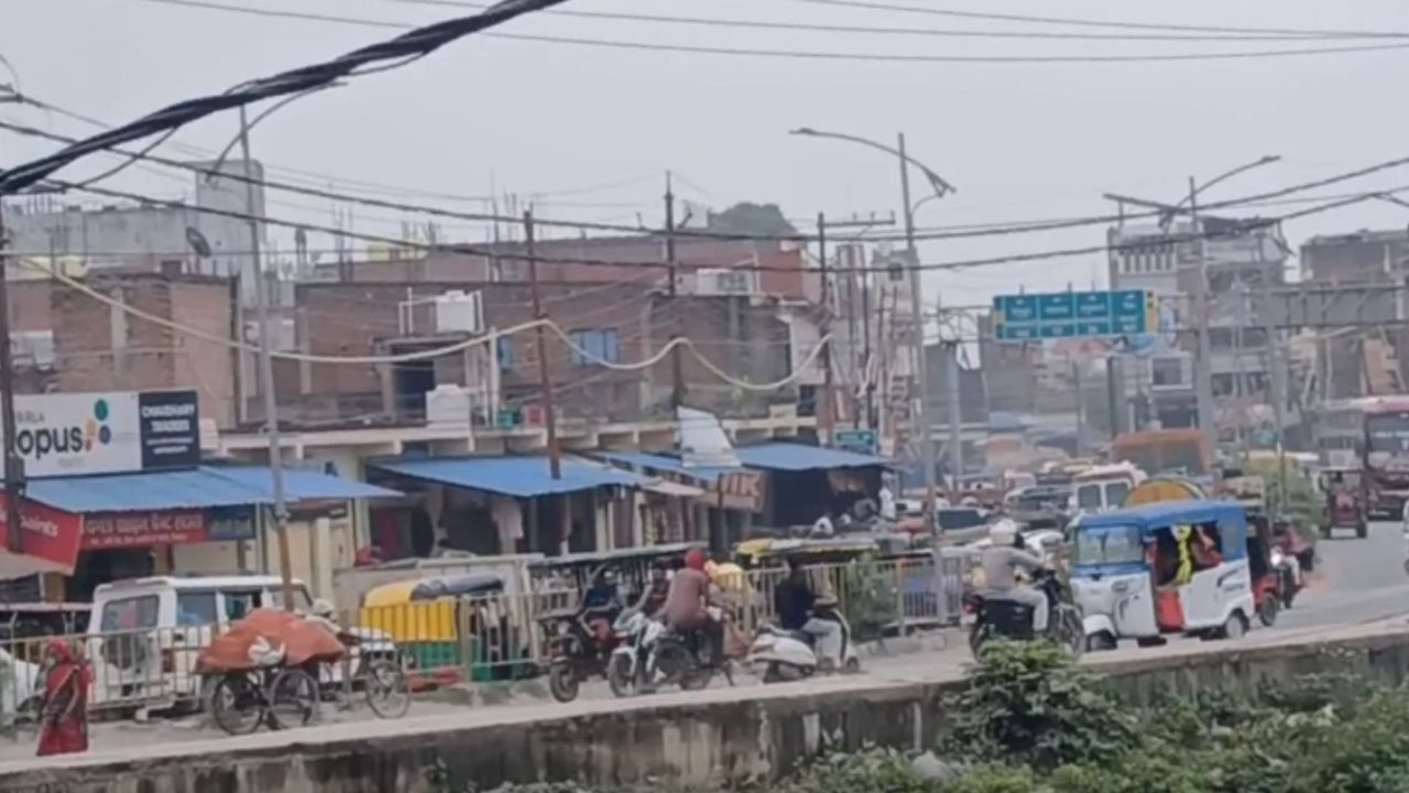 मिर्जापुर में जाम में फंसी एंबुलेंस, तड़पता रहा मरीज; ट्रैफिक व्यवस्था पर उठे सवाल