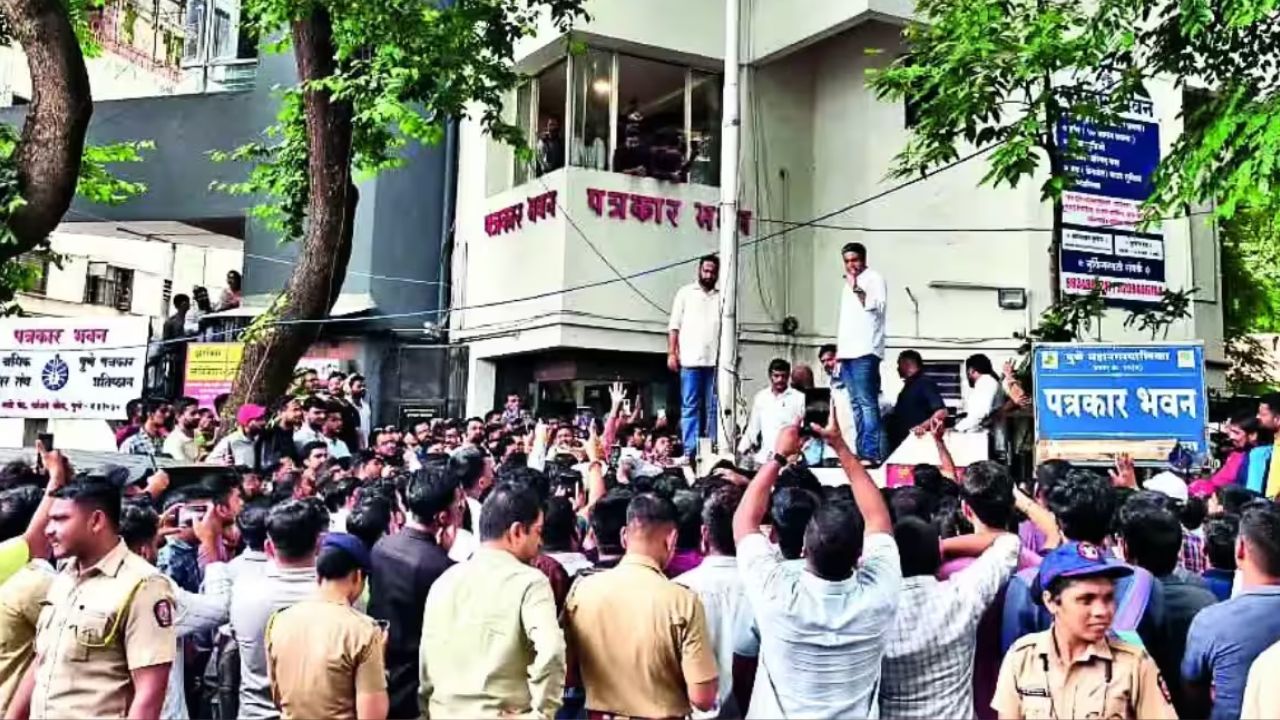 MPSC News: आखिर पेपर में ऐसा क्या हुआ कि हजारों छात्र सड़क पर उतर आए? चेयरमैन के इस्तीफे तक पहुंचा मामला