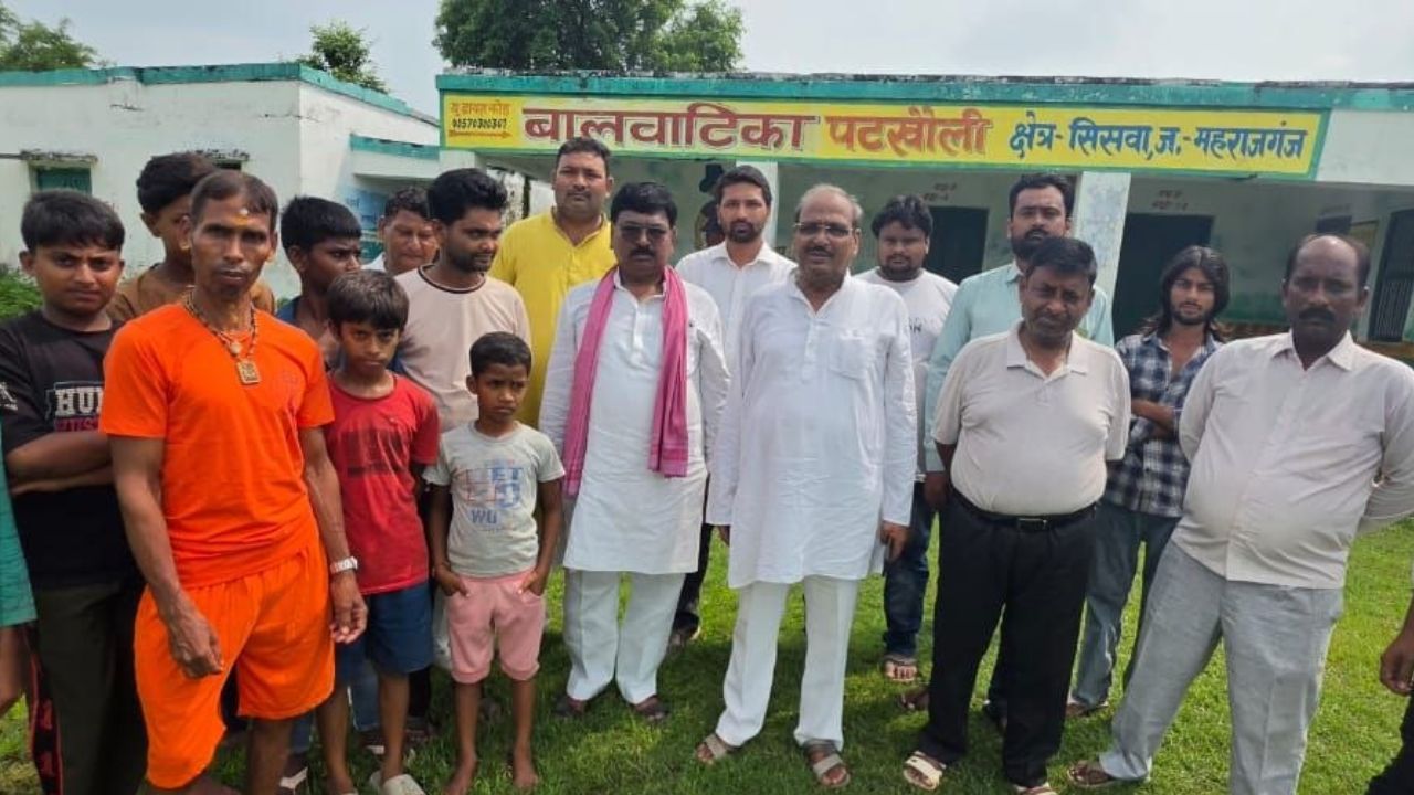 पूर्व मंत्री सुशील कुमार टिबड़ेवाल ने सरकार पर निशाना साधते हुए कहा कि विद्यालयों को बंद किया जाना PDA समाज के बच्चों के भविष्य के साथ अन्याय है। उन्होंने कहा कि गरीब, पिछड़े और वंचित परिवारों के बच्चों के लिए सरकारी स्कूल शिक्षा का अहम माध्यम हैं। ऐसे में स्कूल बंद करने के बजाय उनमें बेहतर सुविधाएं उपलब्ध कराई जानी चाहिए।