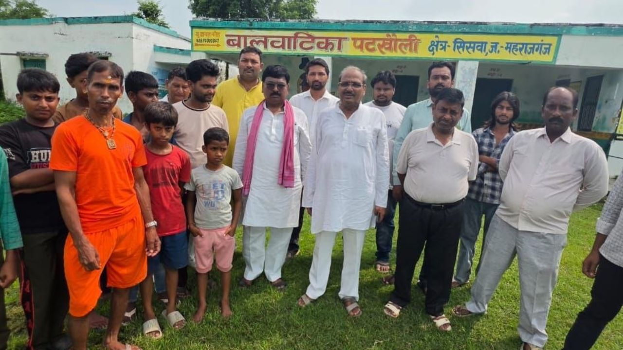 सिसवा विधानसभा के पटखौली गांव में बंद स्कूल पर सपा का हल्लाबोल, पूर्व मंत्री सुशील कुमार टिबड़ेवाल गरजे- बोले PDA बच्चों के सपनों पर डाका डाल रही सरकार’