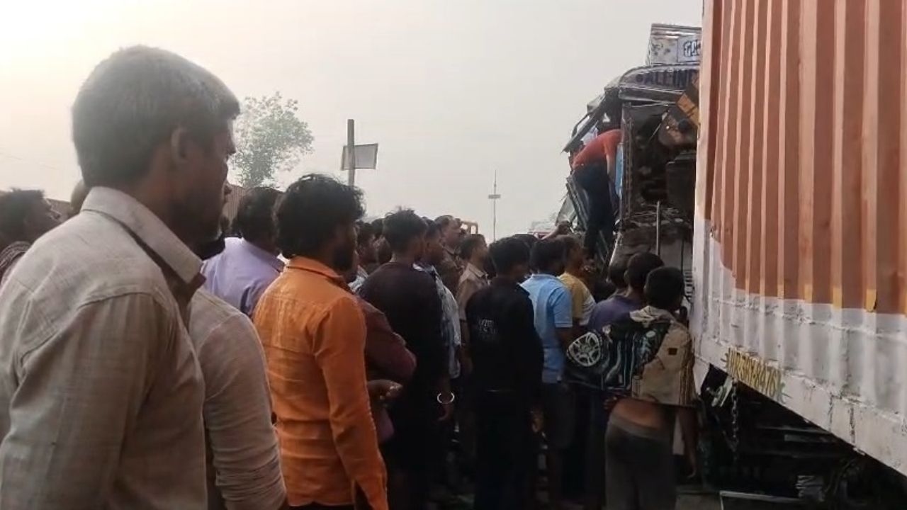 Mainpuri Road Accident: मैनपुरी में बड़ा सड़क हादसा, खाटू श्याम से दर्शन कर लौट रहे 6 श्रद्धालुओं की मौत, 14 घायल