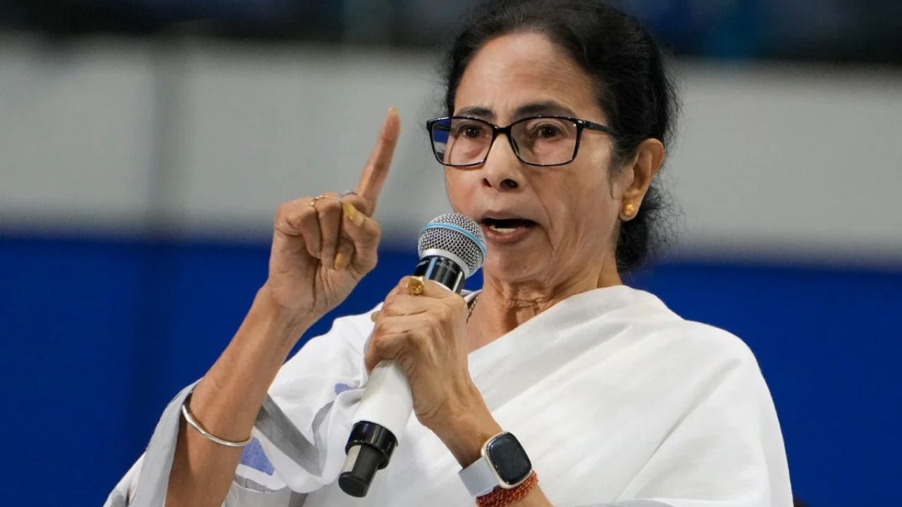 West Bengal By-Election: ममता बनर्जी के अगले कदम पर टिकी नजरें, उपचुनाव से पहले TMC में क्यों मचा घमासान?