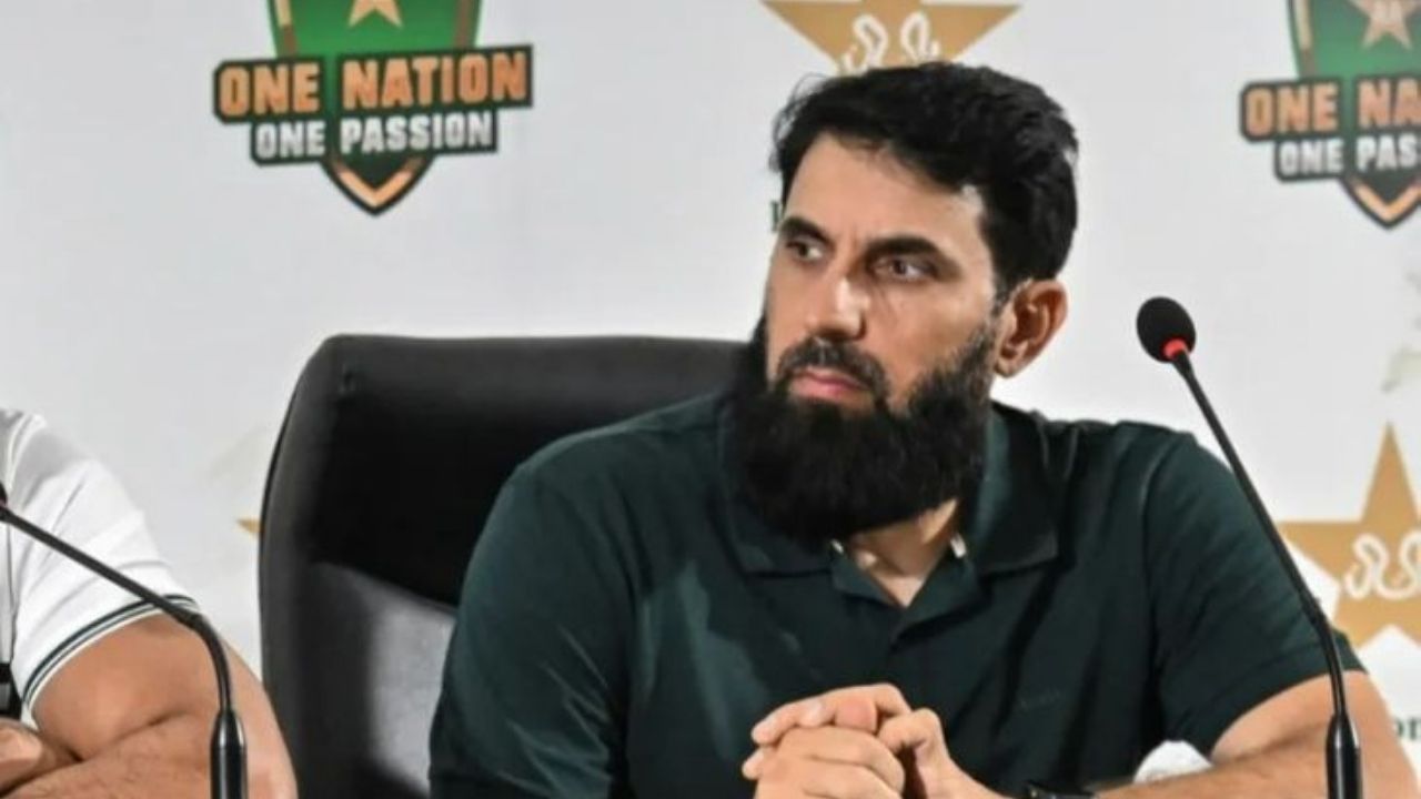 Misbah-ul-Haq Resigns: पाकिस्तान क्रिकेट में मची हलचल, चयनकर्ता पद से दिया इस्तीफा; PCB के फैसलों से नाराजगी?