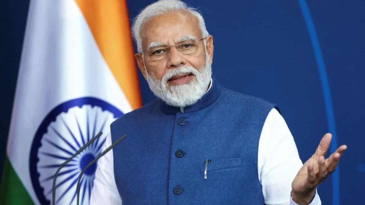 क्या प्रधानमंत्री की सुरक्षा में सेंध लगाने की थी साजिश? मुंबई के जियो सेंटर से फर्जी पीएमओ अधिकारी और गनमैन गिरफ्तार