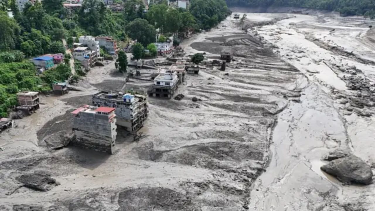 ग्लेशियर टूटा, चट्टानें धंसीं और आई 188 KM की रफ्तार वाली बाढ़! नेपाल की तबाही पर बड़ा खुलासा