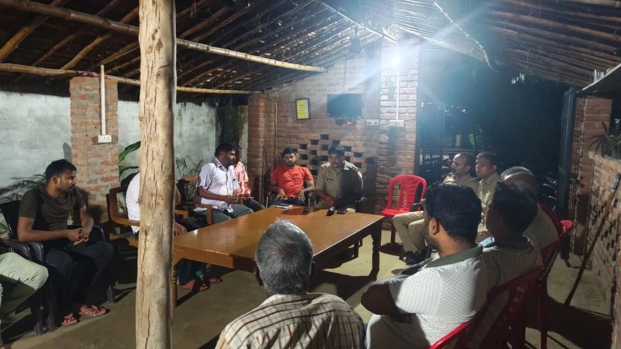 Pratapgarh News: चोरी और लूट पर लगाम कसने के लिए ग्राम सुरक्षा समितियों के साथ उतरी खाकी: जानिए क्या है पुलिस का नया प्लान