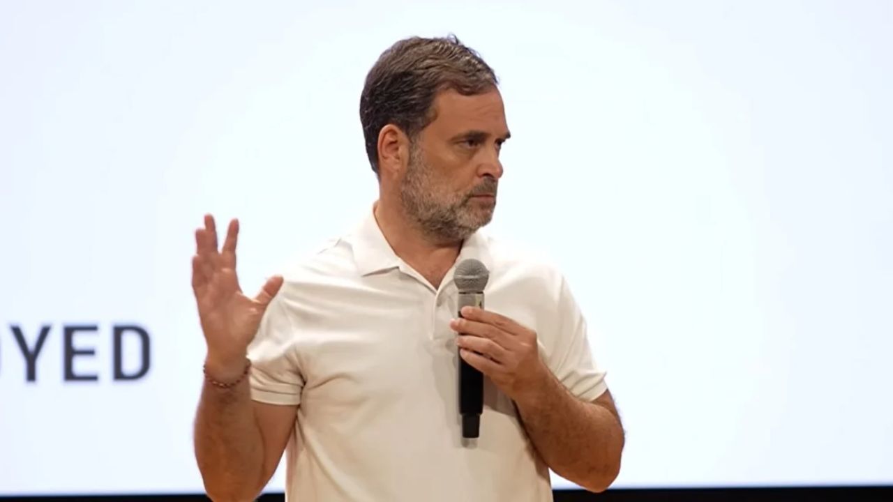 क्या लोकतंत्र की बुनियाद ही हिल चुकी है? मुख्य चुनाव आयुक्त ज्ञानेश कुमार पर राहुल गांधी का बड़ा हमला