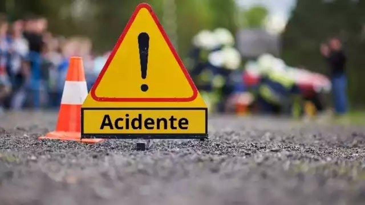 Road Accident: यमुना एक्सप्रेसवे पर भीषण सड़क हादसा, दिल्ली HC के वकील और बेटे समेत 4 की मौत