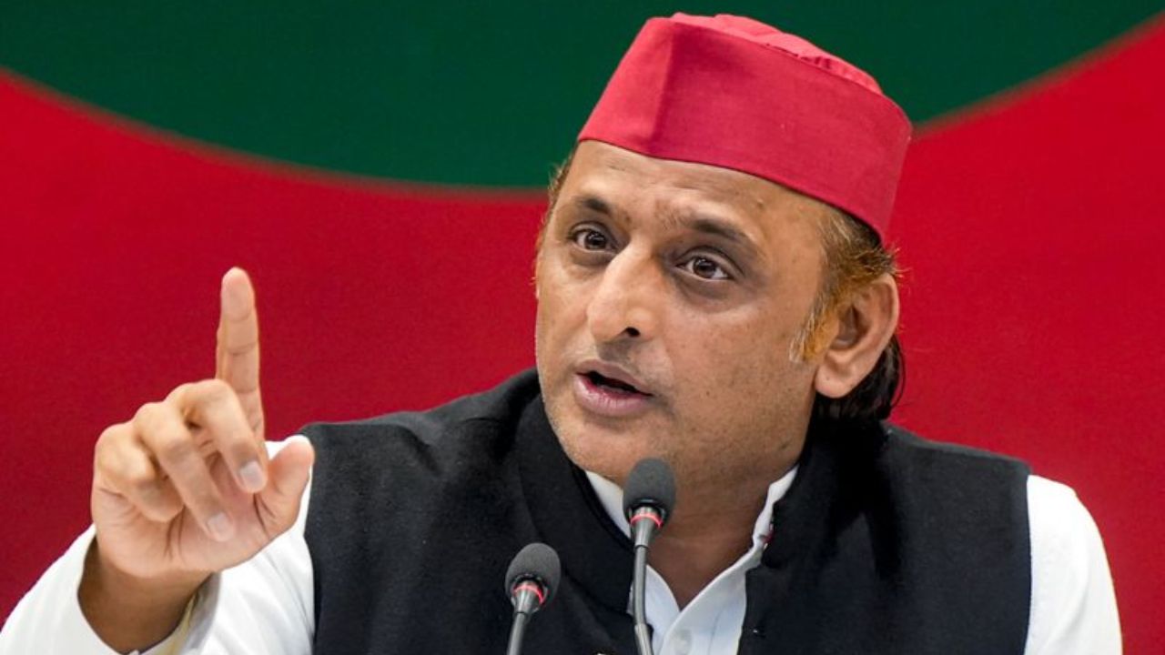 सपा में बड़ा सांगठनिक फेरबदल: अखिलेश यादव के आदेश पर एटा और कासगंज की जिला इकाइयां व प्रदेश कार्यकारिणी भंग