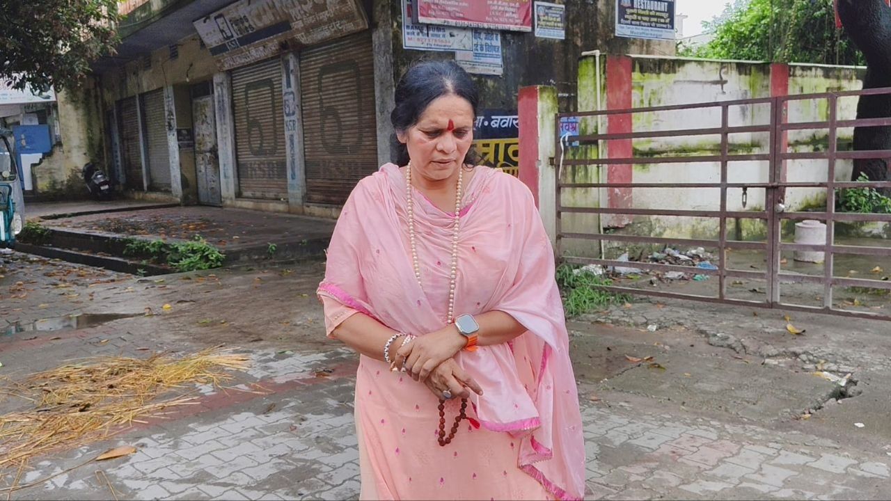 Saharanpur: सालों से जमीन के नीचे छिपा था ये कुआं! अचानक सामने आया तो हर कोई रह गया दंग