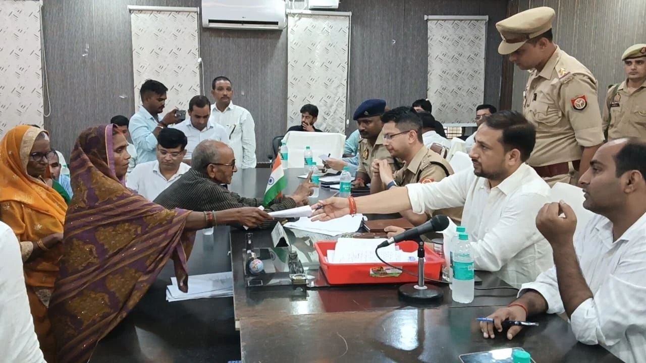 “लापरवाही की तो खैर नहीं!” नौतनवा में DM-SP का कड़ा फरमान; जनसुनवाई में ढिलाई पर सीधे नपेंगे अधिकारी