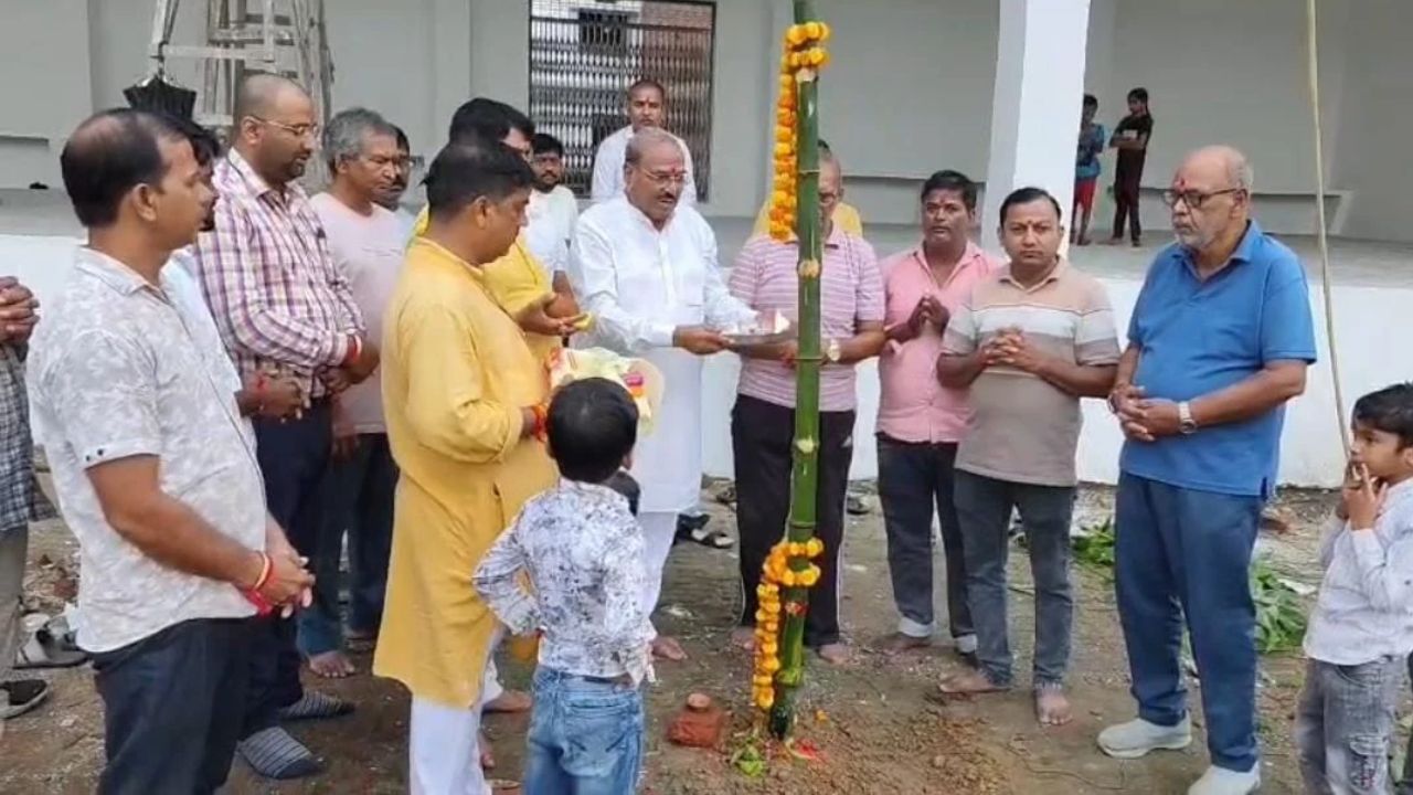 महाराजगंज के श्री माता दुर्गा मंदिर में 48वें नवरात्र महोत्सव की गूंज, मंडप पूजन के साथ शुरू हुईं भव्य तैयारियां