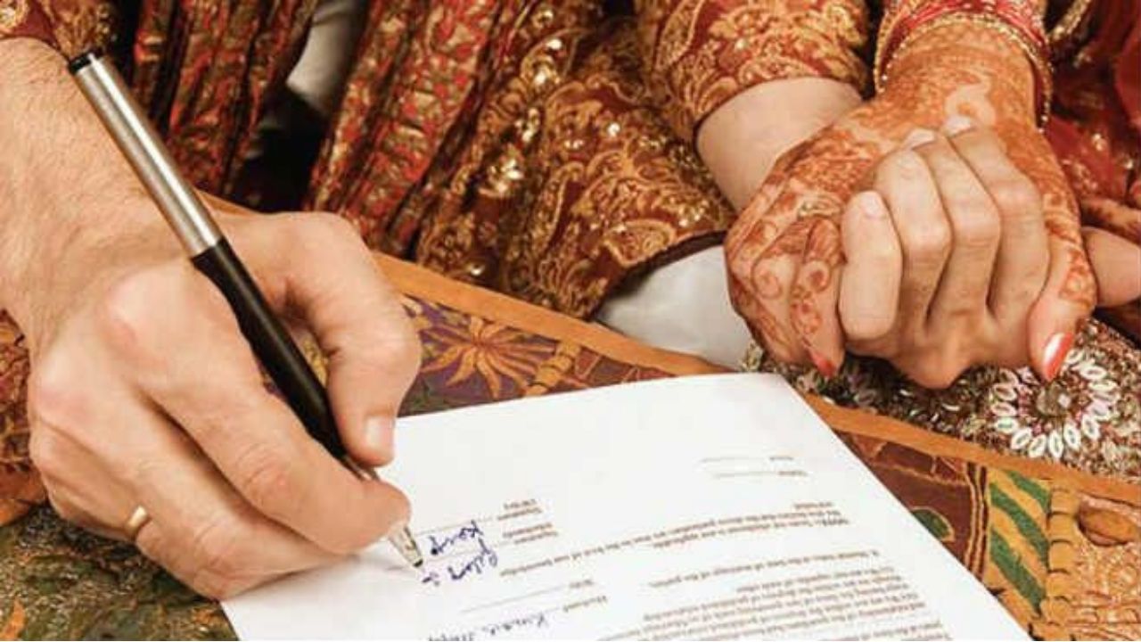 शादी भी नकली थी? आगरा में वकील की खौफनाक चाल! फर्जी स्टांप पर कराई लव मैरिज; जानिए कैसे मोहरा बनीं सगी बहनें