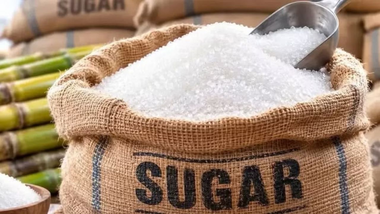 UP Ration Card: चीनी के दाम ने चौंकाया! 75 नहीं सिर्फ 18 रुपये किलो, इन लोगों को मिलेगा फायदा