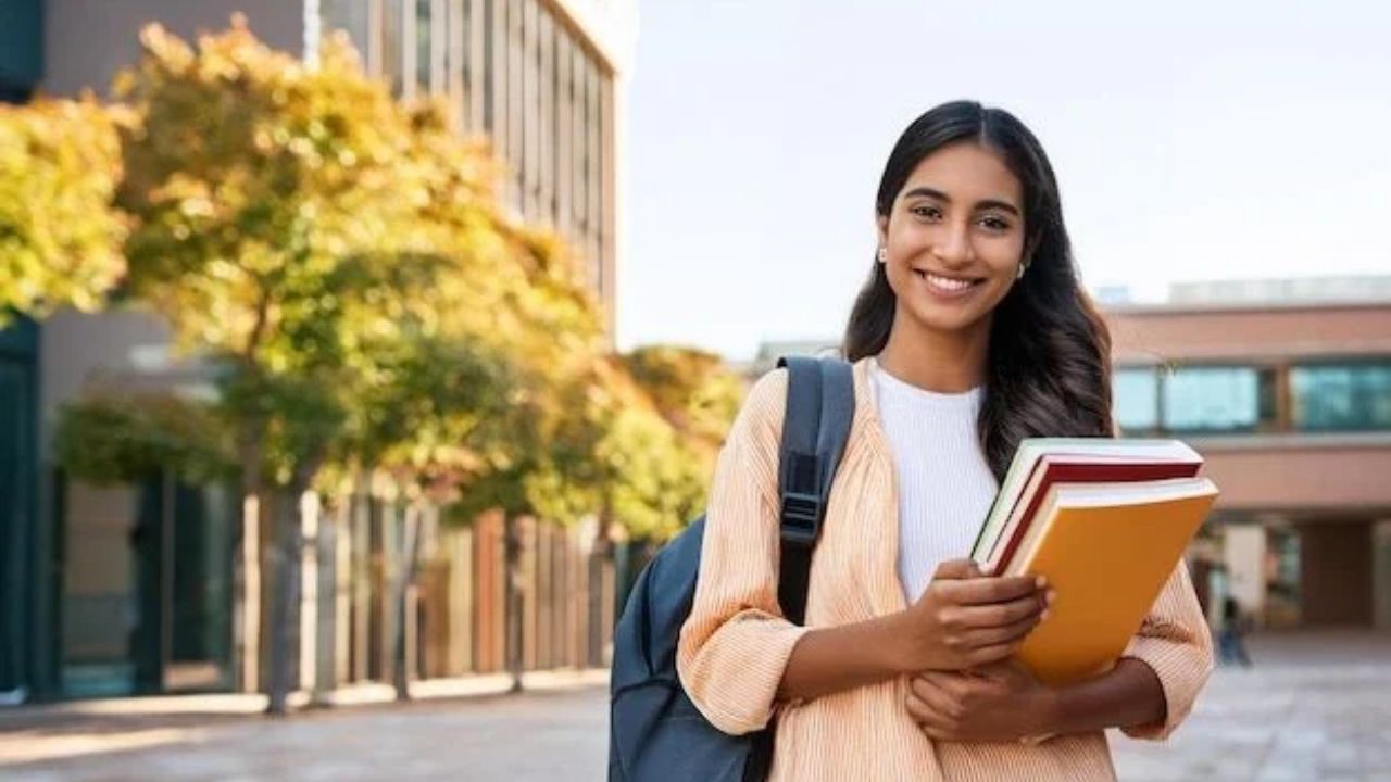 युवाओं को बड़ा तोहफा: ओडिशा में 45,000 शिक्षकों की होगी बंपर भर्ती, सीएम की घोषणा
