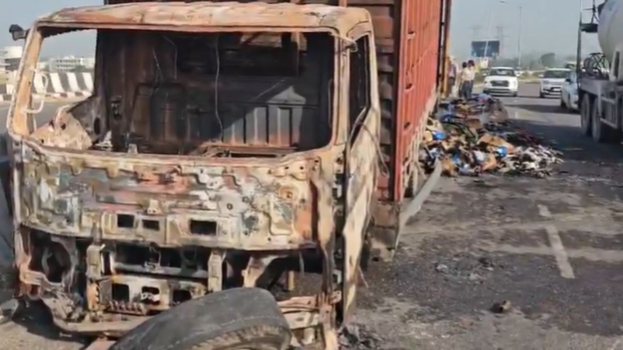 Punjab News: राजपुरा हाईवे पर चलती गाड़ी बनी आग का गोला, 21 साल का ड्राइवर झुलसा, लाखों का माल राख