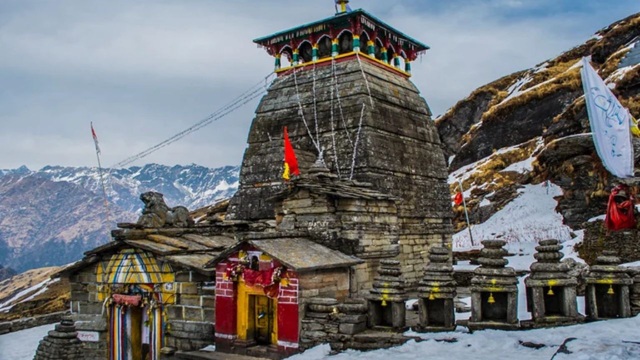 तुंगनाथ में दर्दनाक घटना: खाई में गिरी अज्ञात महिला, सोमवार सुबह से फिर शुरू हुआ जिंदगी बचाने का अभियान