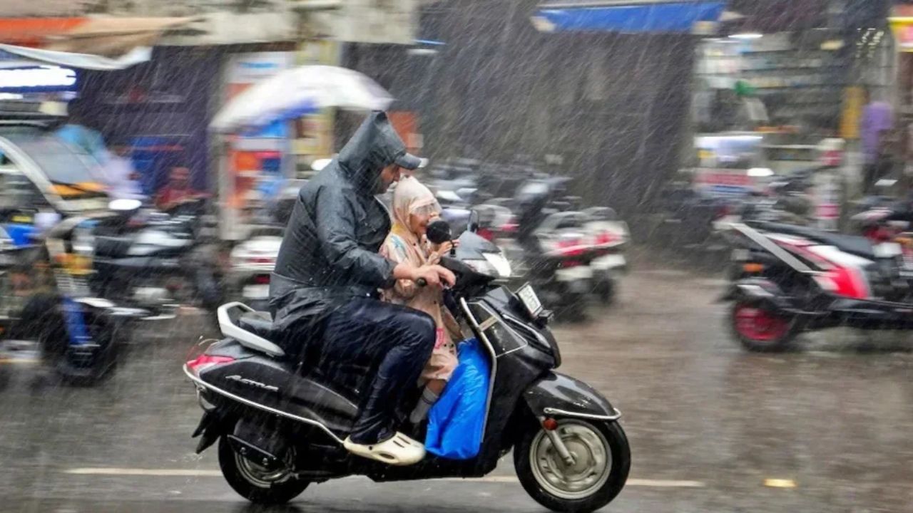 UP Weather: क्या यूपी में आने वाली है महा-तबाही? 80 KM की आंधी और मूसलाधार बारिश का रेड अलर्ट जारी