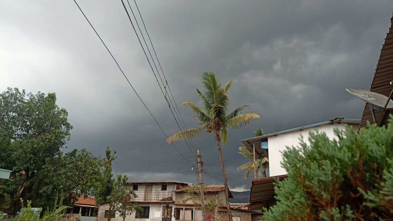 Weather Update: आज यूपी के किस शहर में बरसेंगे बादल और कहां सताएगी गर्मी? जानिए पूरा अपडेट