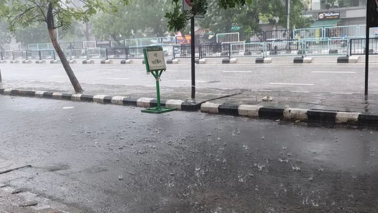 मानसून की विदाई से पहले यूपी में झमाझम बारिश का अलर्ट: 48 घंटे में बदलेगा मौसम, पढ़ें IMD का ताजा अपडेट