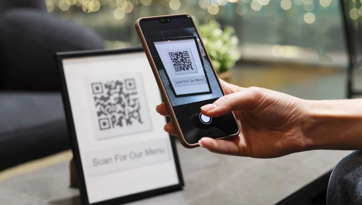 UPI Payment पर 0.4% MDR की सुगबुगाहट, देवघर के कारोबारियों की बढ़ी धड़कनें, क्या फिर से लौटेगा कैश का दौर?