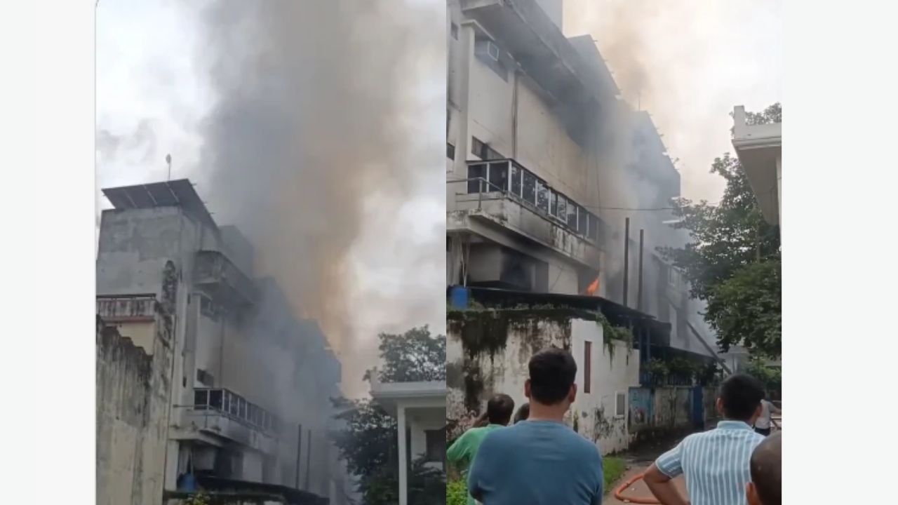 Varanasi Fire: मड़ौली की पंखा फैक्ट्री में लगी भीषण आग, करोड़ों का नुकसान; एहतियातन 25 मकान खाली कराए गए