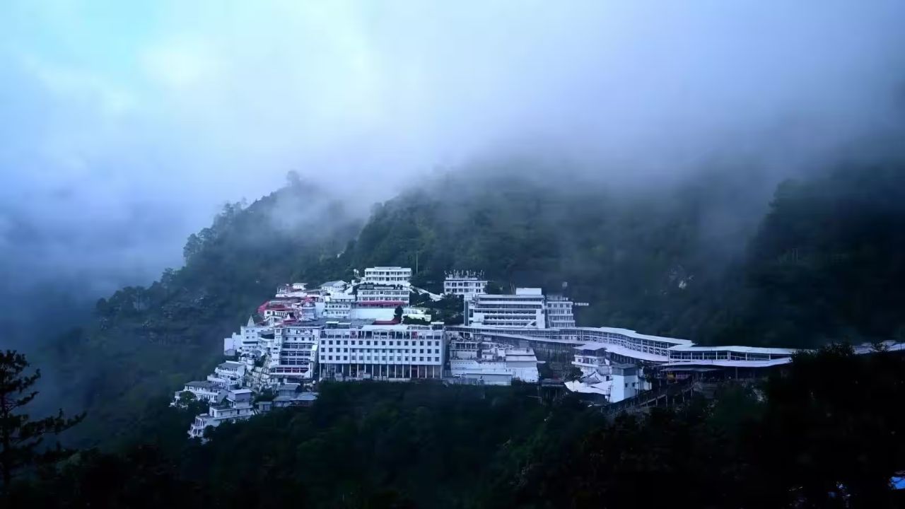 वैष्णो देवी चांदी चढ़ावा मामला: मंदिर में 550 करोड़ रुपये की चांदी दान का रहस्य बरकरार