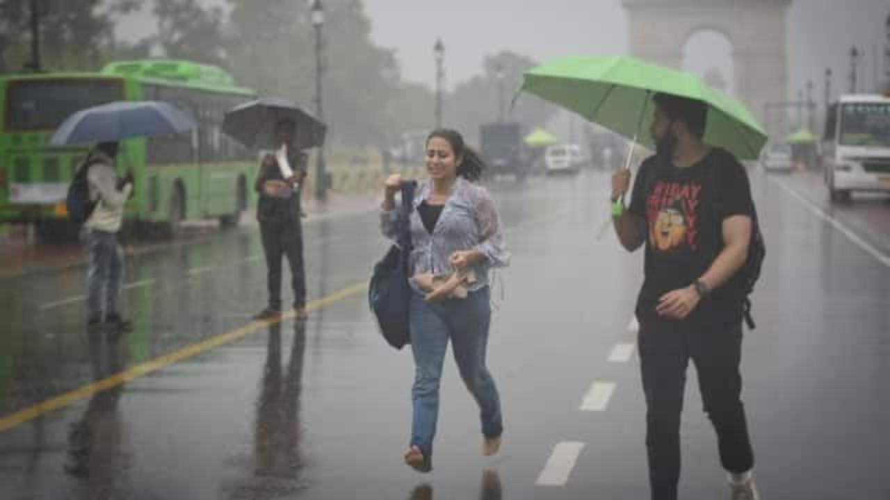 Weather Update: जन्माष्टमी से एक दिन पहले कैसा रहेगा मौसम? दिल्ली-NCR समेत जानें हर शहर का हाल