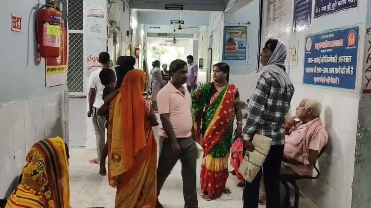बारिश में भीगकर पहुंचे और टूटीं उम्मीदें: बगहा अस्पताल में OPD बंद होने से मरीजों के छलके आंसू