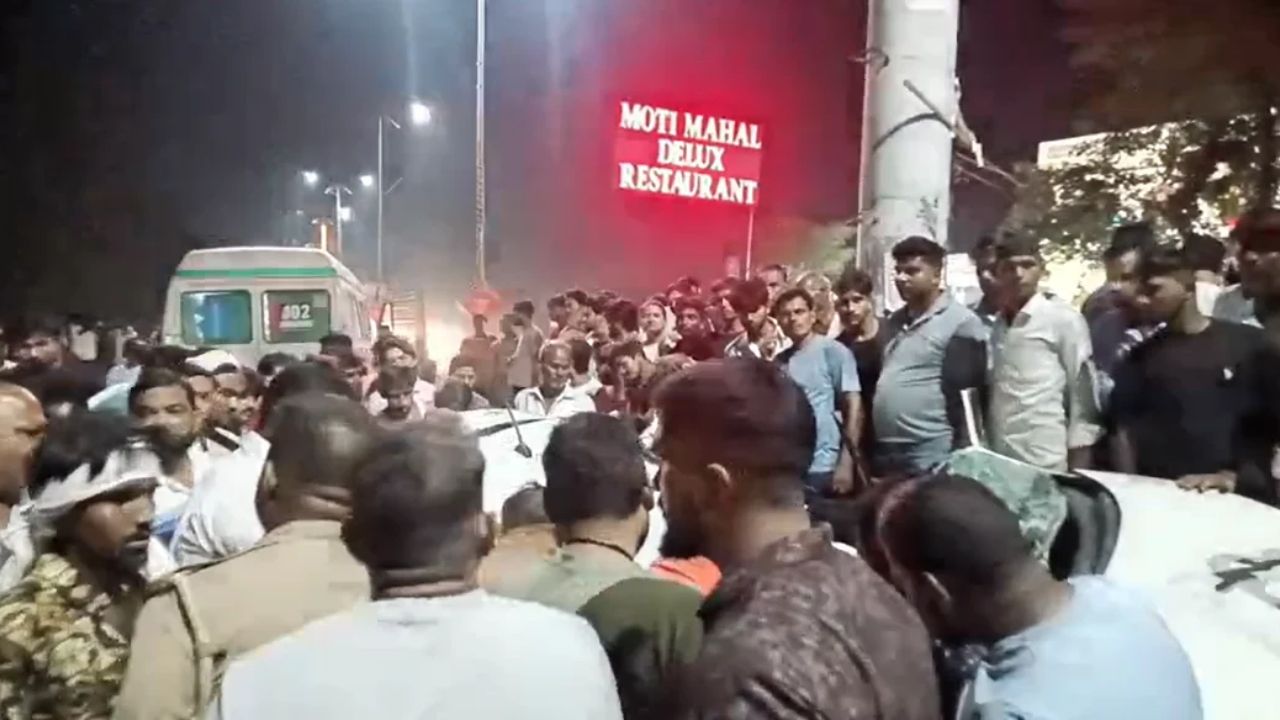 Badaun: रात के अंधेरे में हुआ दर्दनाक हादसा, तेज रफ्तार कार ने छीनी दो जिंदगियां
