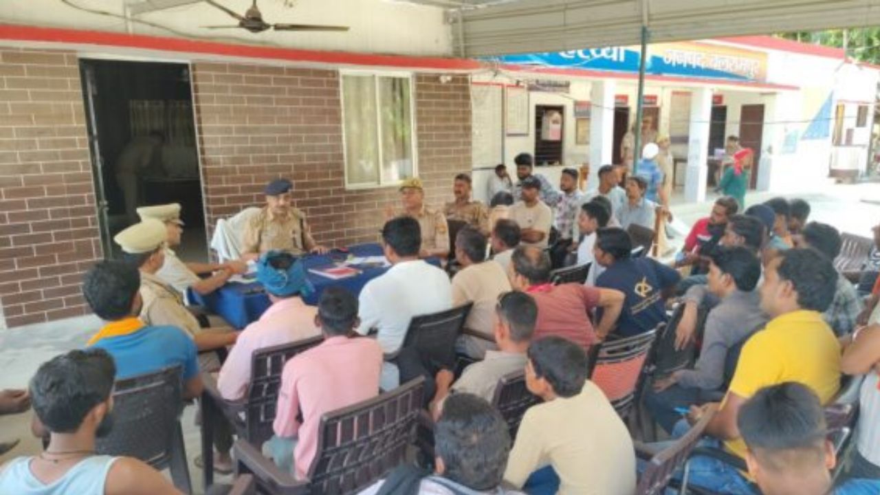नियम तोड़ा तो जब्त होगा डीजे! त्योहारों से पहले बलरामपुर पुलिस की सख्ती, संचालकों को मिली आखिरी चेतावनी
